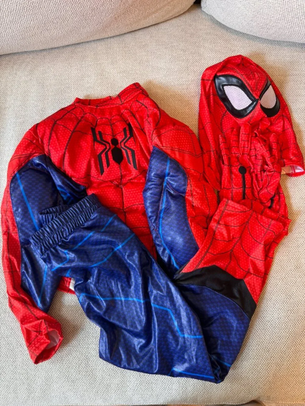 Disney Spider-Man Costume with Lights and Sound size 5/6 - Picture 8 of 10